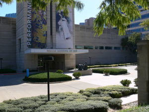 An exterior photo of the Dallas Museum of Art