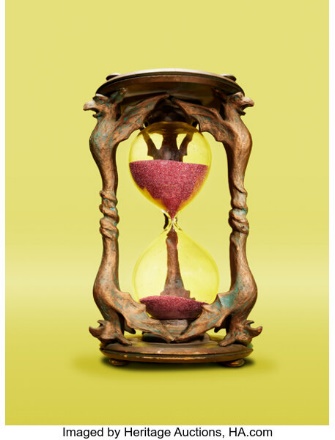 picture of an hourglass